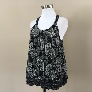 Pullover Top Black White ZOE & ROSE